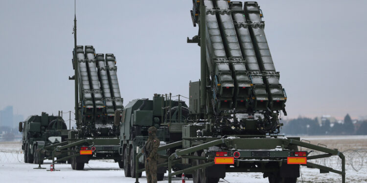 Zvicra rrezikon të tërhiqet nga sistemi Patriot: Vonesat ngrenë pikëpyetje serioze