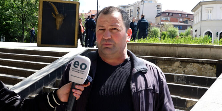 Punëtorët e sektorit privat: “Muaji nuk po del me këto paga”.