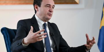 Akuza të forta ndaj Kurtit: “mos puno asgjë, blej vota me 100 euro”.