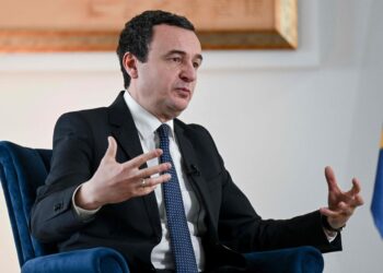 “Njeriu që erdhi në pushtet me koktej molotovi e dhunë” – reagime pas incidentit në Skënderaj.