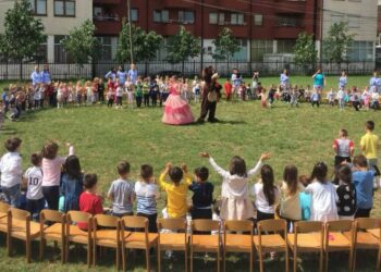Edukatorja e kopshtit dënohet me 11 muaj burg e 6 mijë euro gjobë: I tërhiqte për flokësh dhe i përplaste për dysheme 2-vjeçarët.