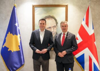 “Abdixhiku me ambasadorin britanik: Zgjedhjet e 7 qershorit në fokus”.