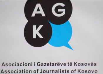 Sulmi ndaj ekipit të Klan Kosovës në Ferizaj, AGK reagon ashpër.