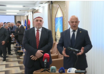 Ardian Gjini uron Kurban Bajramin: Kosova është me fat për harmoninë fetare