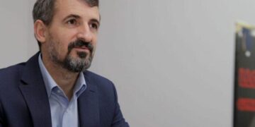 Miftaraj: Pasuria e zyrtarëve të Lëvizja Vetëvendosje po i tundon edhe disa hoxhallarë.