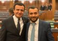 Gruaja e deputetit Arbër Rexhaj punësohet në Spitalin e Prizrenit, lë punën para kontratës.
