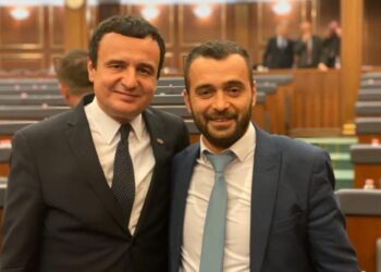Gruaja e deputetit Arbër Rexhaj punësohet në Spitalin e Prizrenit, lë punën para kontratës.
