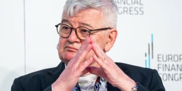 Joschka Fischer: NATO mund të mos mbijetojë si aleancë transatlantike