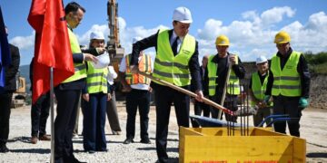 Vendoset gurthemeli i Parkut Industrial në Mitrovicë, investim afër 1 milion euro