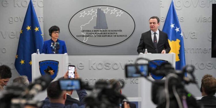 Kurti kërkon statusin e vendit kandidat në BE: Kosova s’po kërkon privilegje, por meritë