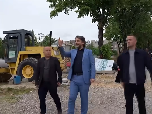 Perparim Rama: Bllokadat kanë penalizuar qytetarët, ndërtimi i sheshit “Xhorxh Bush” do të vazhdojë