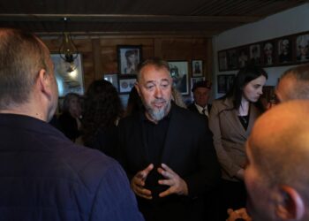Sulmi ndaj Hysni Mehanës, ndalohen dy persona për 48 orë – Sami Lushtaku s’i përgjigjet Prokurorisë
