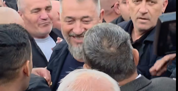 Sami Lushtaku lirohet në procedurë të rregullt pas intervistimit për incidentin në Skenderaj