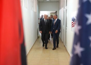 Kamberi: Duhet të marrë fund koha e standardeve të dyfishta ndaj shqiptarëve të Luginës.