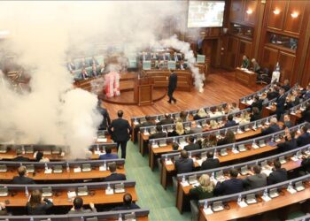 Shtyhet gjykimi për gazin lotsjellës në Kuvend – ndërhyn Xhelal Sveçla.