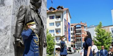 Vjosa Osmani në Ditën e Presidentit: Rugovizmi jeton dhe mbetet udhërrëfyes për Kosovën
