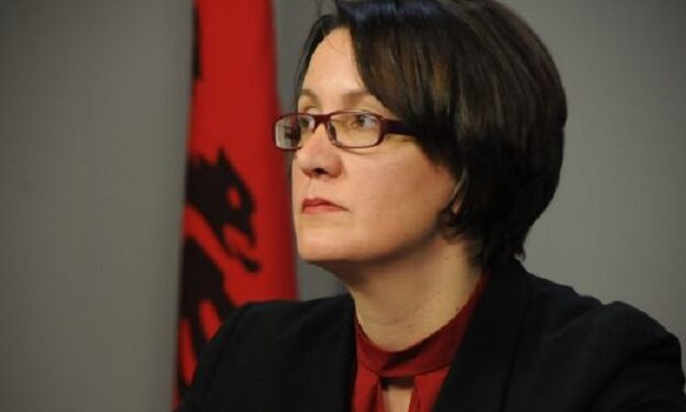 Zyrtare: Aida Dërguti i bashkohet PDK-së.
