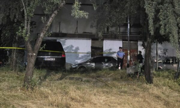 Vrasja në “Breg të Diellit”, Gjykata lë në paraburgim për 1 muaj të dyshuarin.