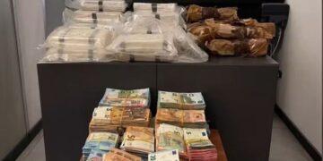 Kapet drogë dhe para në Milano, arrestohet kamionisti shqiptar dhe bashkëpunëtori