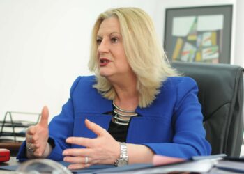 Tahiri shpërthen: “Kosova po dëmtohet, qeveria po përfiton”