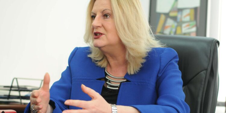 Tahiri shpërthen: “Kosova po dëmtohet, qeveria po përfiton”