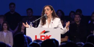 “Tubimi i bashkimit që nuk e unifikoi LDK-në: Kush mungoi në rikthimin e Vjosa Osmanit?”.