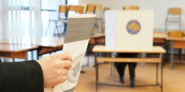 “Afati po skadon: vetëm edhe dy ditë për koalicionet në zgjedhjet e parakohshme”.