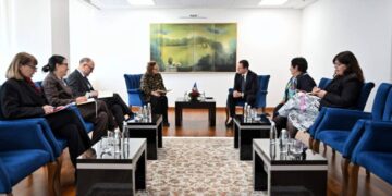 Kryeministri Kurti pret përfaqësuesen e UNHCR-së, diskutohen refugjatët dhe personat e zhdukur