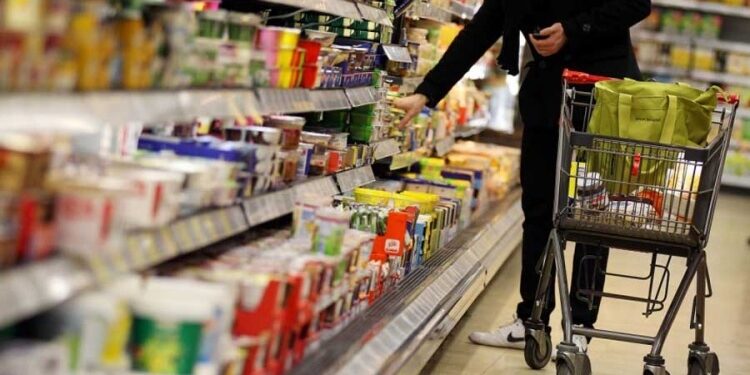 Inflacioni në rritje: ASK – kosovarët në prill kanë paguar 7.5% më shtrenjtë për mallrat krahasuar me vitin e kaluar.
