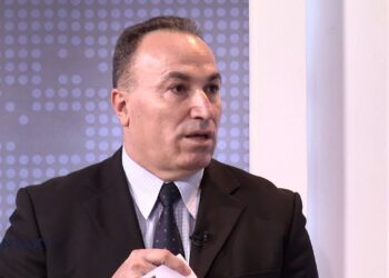 “Shahini: Kosova në rënie të thellë ekonomike, e dyta më e varfër në Evropë”.