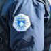 Dyshohet se kërcënoi një zyrtar komunal, shoqërohet në polici 32-vjeçarja në Ferizaj.