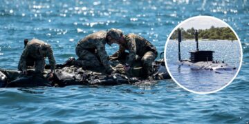SHBA testojnë luftën detare të së ardhmes: Navy SEAL bashkëpunon me dronë nënujore pa pilot