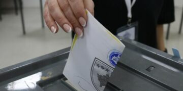 Mbi 21 mijë kërkesa për regjistrim të votuesve jashtë Kosova për dy ditë, 1 mijë e 37 të refuzuara.