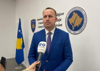KQZ lehtëson votimin për mbi 80-vjeçarët, aktivizohen ekipet mobile.