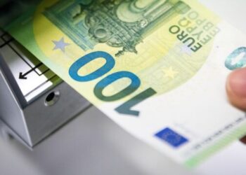 Azemi kërkon sqarime nga Kurti dhe Murati: Kur do të shpërndahen 100 eurot për punëtorët e sektorit privat?