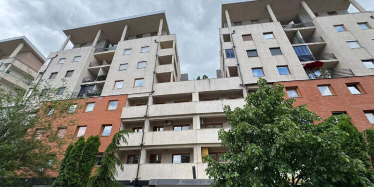 Banesat “fluturojnë” me çmime, tregu i pronave rritet deri në 5.3%.