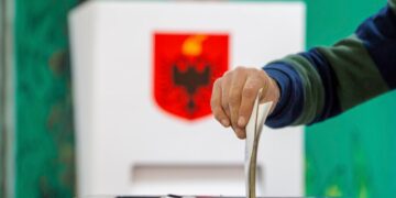 Beteja për mandatet e fundit: Kush rrezikon të mbetet jashtë Kuvendit?