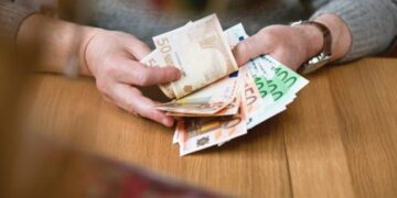 Aleanca e Bizneseve: ATK “u ngut” me ndalimin e pagesave cash mbi 2 mijë euro, goditet diaspora dhe konsumatori.