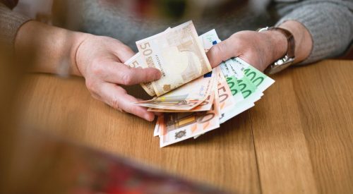 Aleanca e Bizneseve: ATK “u ngut” me ndalimin e pagesave cash mbi 2 mijë euro, goditet diaspora dhe konsumatori.