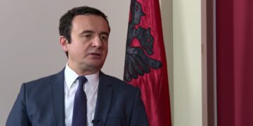 Koci: Kurti po del armiku më i madh i vetes – në politikë mbijeton ai që e mban fjalën.