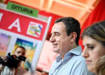 Kurti viziton Panairin e Librit “Prishtina 2026”