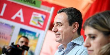 Kurti viziton Panairin e Librit “Prishtina 2026”