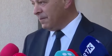 Ardian Gjini pas votimit: Qytetarët ta marrin Kosovën në duart e tyre