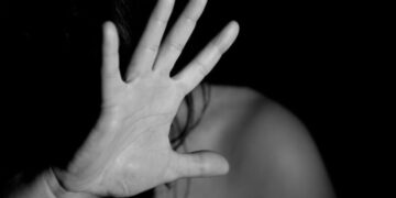Rasti i rëndë: 25-vjeçari dyshohet se mori të miturën nga Prekazi dhe e dhunoi në Fushë Kosovë.