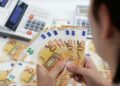 “‘Cash-i’ vetëm deri në 2 mijë euro – a veproi drejt ATK-ja me kufizimin e pagesave?”.