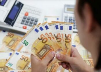 “‘Cash-i’ vetëm deri në 2 mijë euro – a veproi drejt ATK-ja me kufizimin e pagesave?”.