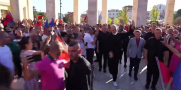 35-vjetori i PS-së / Rama mbron investimin në Zvërnec: Xhevahir për Mesdheun, protestuesve u bën thirrje të verifikojnë faktet