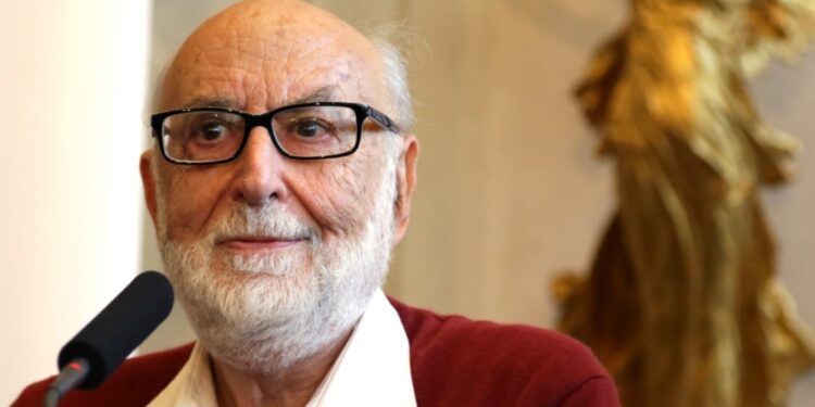 Ndahet nga jeta nobelisti François Englert, një nga themeluesit e teorisë së bozonit Higgs