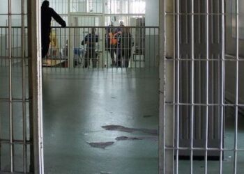 “Ngjarje e rëndë në Dubravë: Gjendet i vdekur një i burgosur në qeli”.