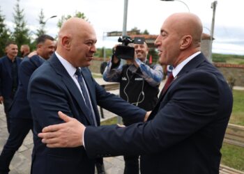 Gjini: AAK s’do ta bllokojë formimin e institucioneve, por kërkon zotim me shkrim